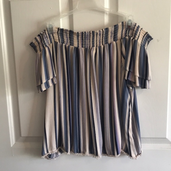 Xhilaration Tops - Off-shoulder crop top